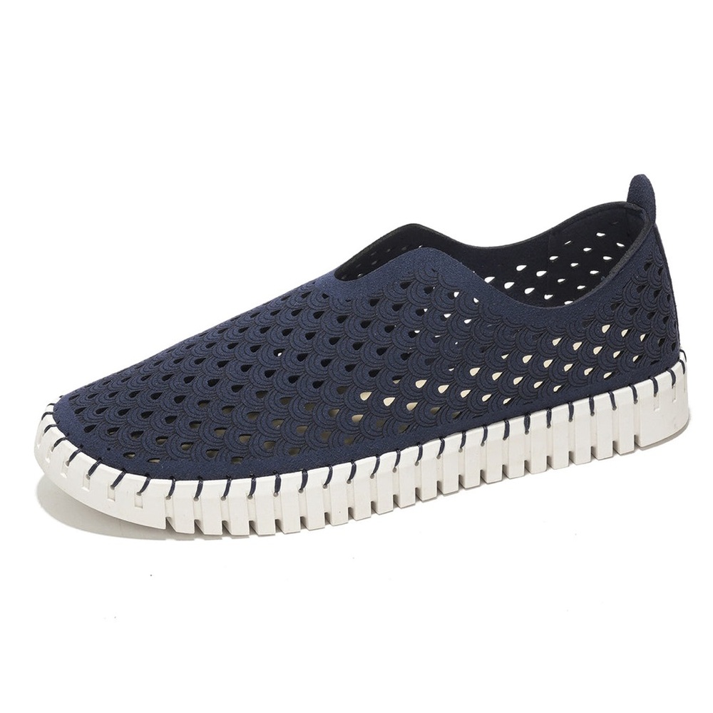Project Cloud | NWB Lily Sneakers Leather Lightweight Travel Shoe, Size 10